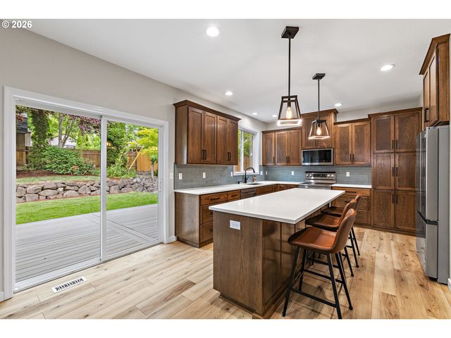 405 BLUE JAY Ave, Forest Grove, OR 97116