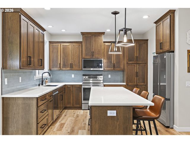 405 BLUE JAY Ave, Forest Grove, OR 97116