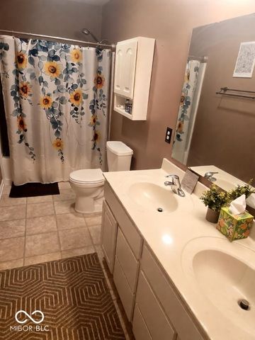 3341 Enclave Crossing, Greenwood, IN 46143