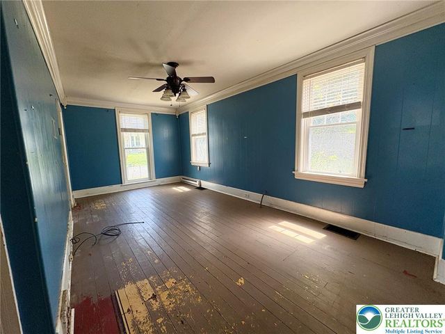2879 Cemetery Street, Washington Twp, PA 18080