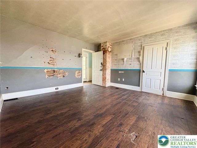 2879 Cemetery Street, Washington Twp, PA 18080