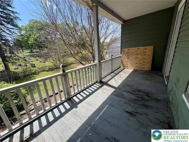2879 Cemetery Street, Washington Twp, PA 18080