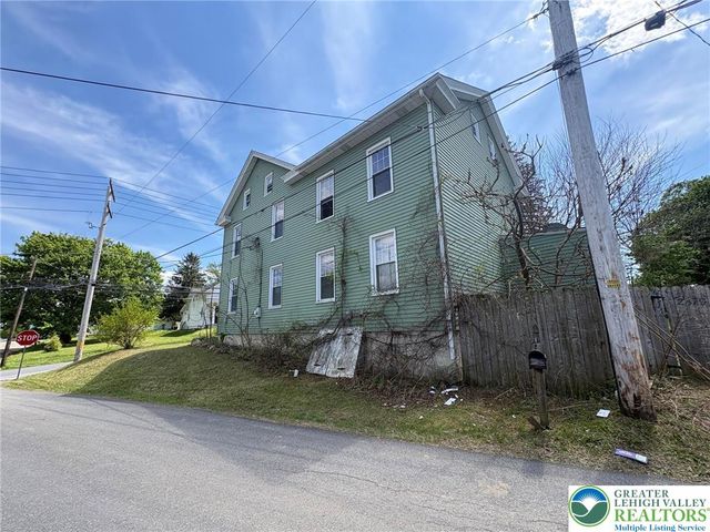 2879 Cemetery Street, Washington Twp, PA 18080