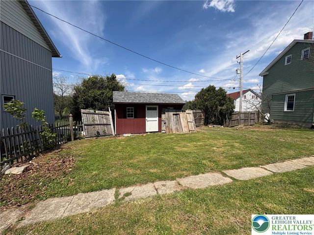 2879 Cemetery Street, Washington Twp, PA 18080
