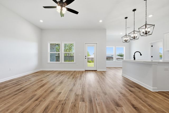 2801 Blackbird Court, Crestview, FL 32539