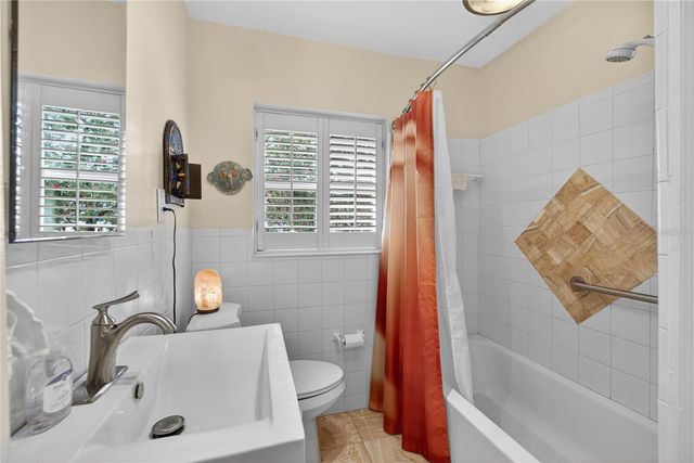 1632 PINEWOOD DRIVE, Orlando, FL 32804