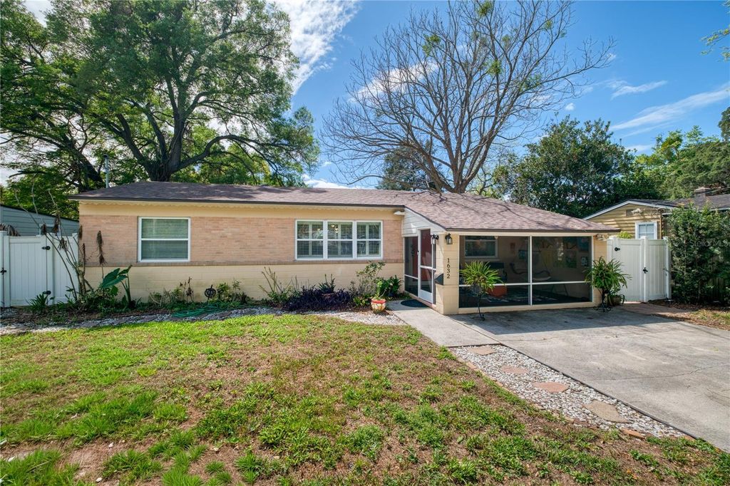Image 2 of property listing at 1632 PINEWOOD DRIVE, Orlando, FL 32804
