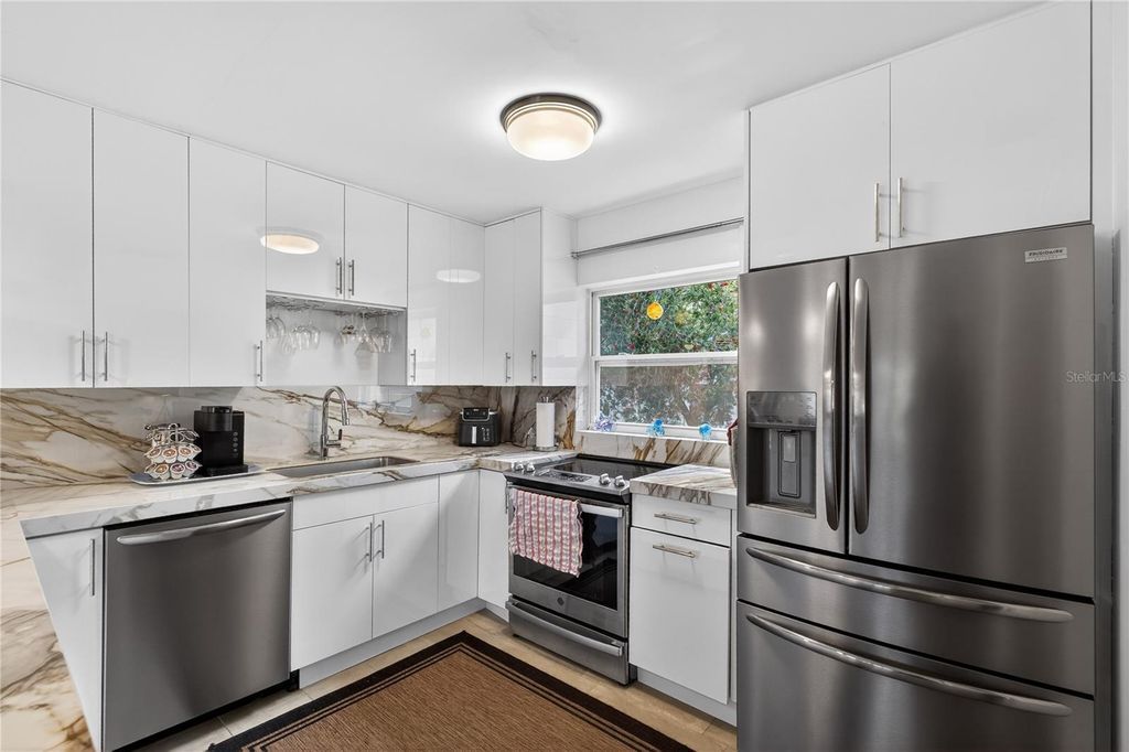 Image 17 of property listing at 1632 PINEWOOD DRIVE, Orlando, FL 32804