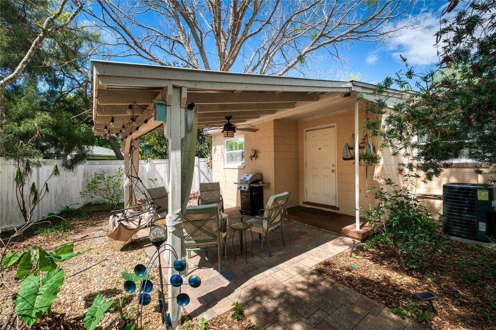 Image 25 of property listing at 1632 PINEWOOD DRIVE, Orlando, FL 32804