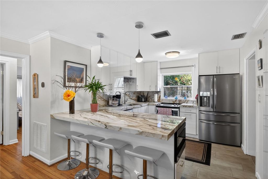 Image 4 of property listing at 1632 PINEWOOD DRIVE, Orlando, FL 32804