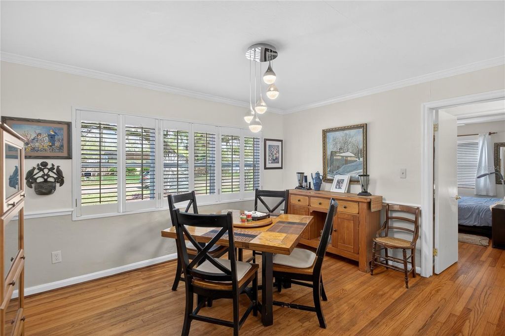 Image 7 of property listing at 1632 PINEWOOD DRIVE, Orlando, FL 32804
