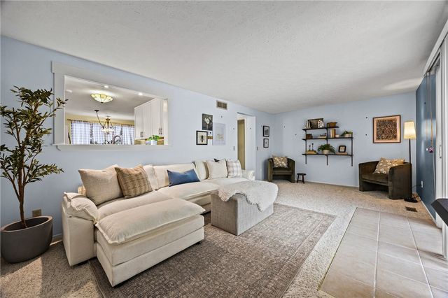 12 Carriage Court, Farmington, NY 14425