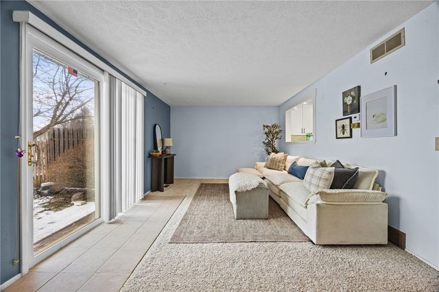 12 Carriage Court, Farmington, NY 14425