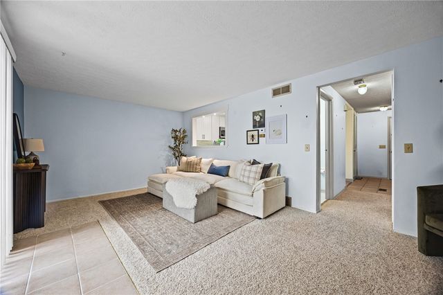 12 Carriage Court, Farmington, NY 14425