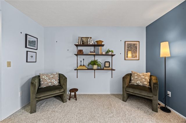 12 Carriage Court, Farmington, NY 14425