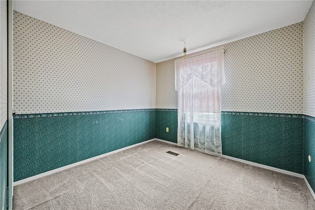 12 Carriage Court, Farmington, NY 14425