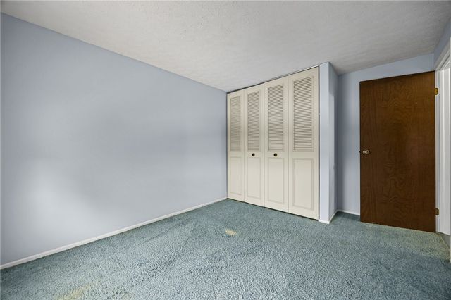 12 Carriage Court, Farmington, NY 14425