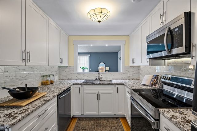 12 Carriage Court, Farmington, NY 14425