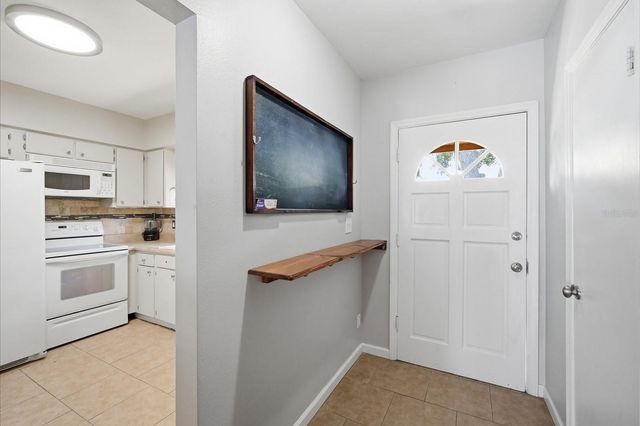 10017 N 52ND STREET, Tampa, FL 33617