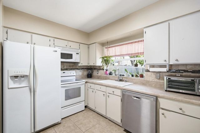 10017 N 52ND STREET, Tampa, FL 33617