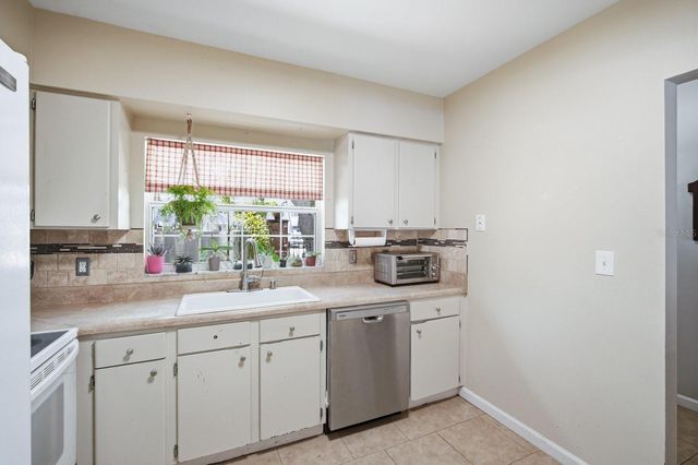 10017 N 52ND STREET, Tampa, FL 33617