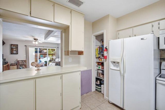 10017 N 52ND STREET, Tampa, FL 33617