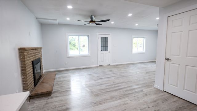 118 E ERIE Street, Linesville, PA 16424