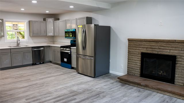 118 E ERIE Street, Linesville, PA 16424