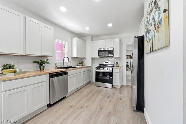 2009 Marlindale Road, Cleveland, OH 44118