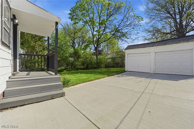 2009 Marlindale Road, Cleveland, OH 44118