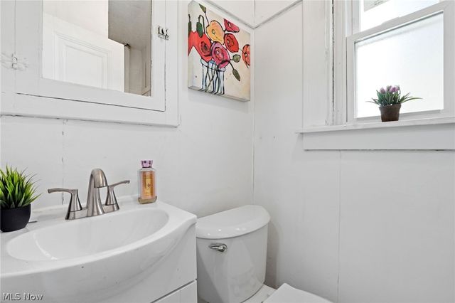 2009 Marlindale Road, Cleveland, OH 44118