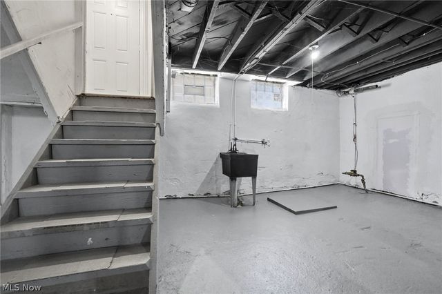 2009 Marlindale Road, Cleveland, OH 44118