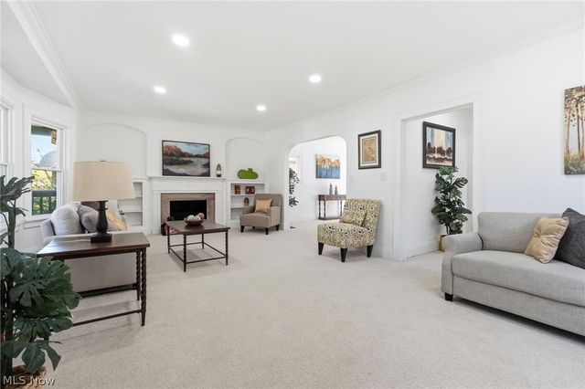 2009 Marlindale Road, Cleveland, OH 44118