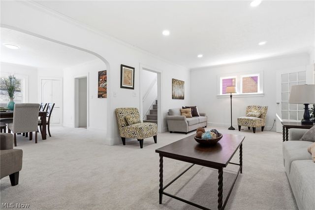 2009 Marlindale Road, Cleveland, OH 44118