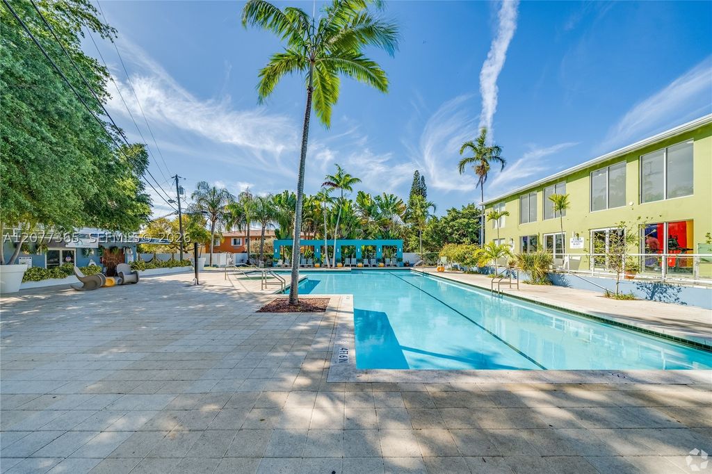290 NE 51 2, Miami, FL 33137