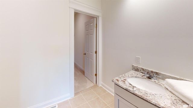 5931 BUTTERFIELD Drive, Bettendorf, IA 52722