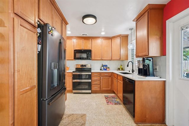 6417 24TH AVENUE N, St Petersburg, FL 33710