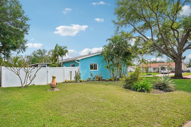 6417 24TH AVENUE N, St Petersburg, FL 33710