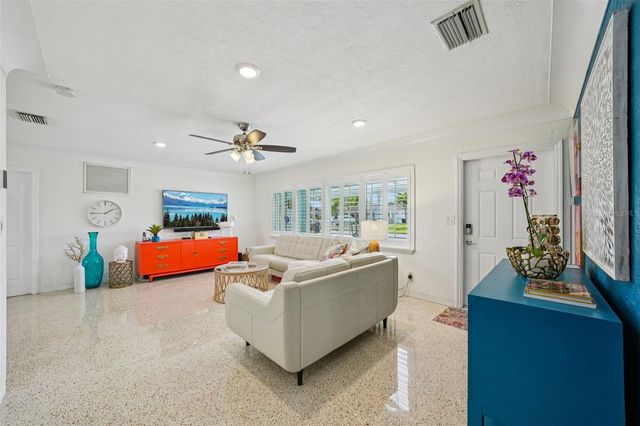 6417 24TH AVENUE N, St Petersburg, FL 33710