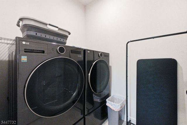 5 Harris Hawk Rd, Washington Twp., NJ 07882