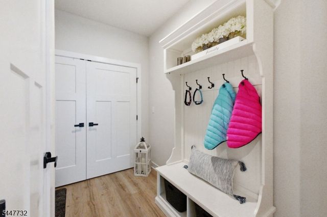 5 Harris Hawk Rd, Washington Twp., NJ 07882