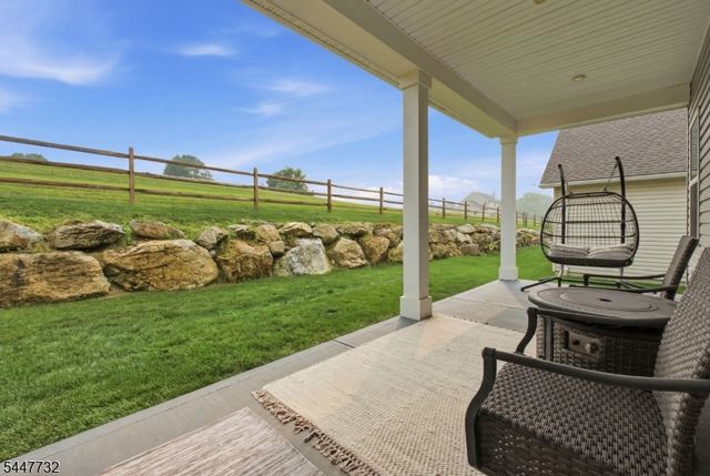 5 Harris Hawk Rd, Washington Twp., NJ 07882
