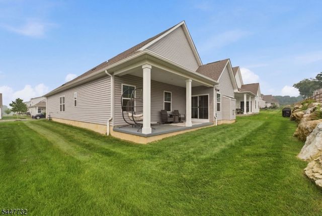 5 Harris Hawk Rd, Washington Twp., NJ 07882