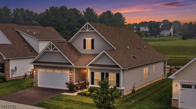 5 Harris Hawk Rd, Washington Twp., NJ 07882