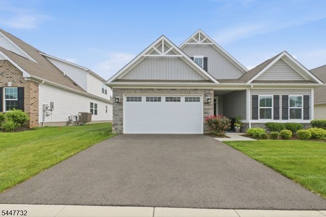 5 Harris Hawk Rd, Washington Twp., NJ 07882