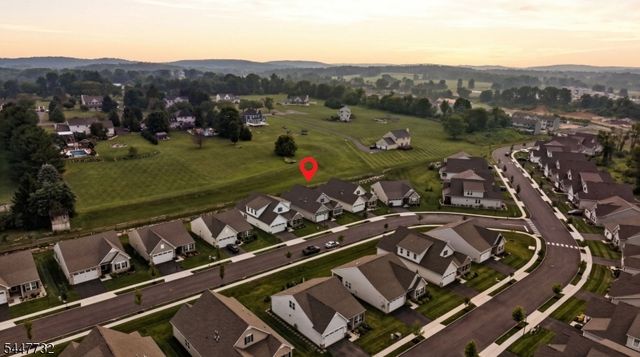 5 Harris Hawk Rd, Washington Twp., NJ 07882