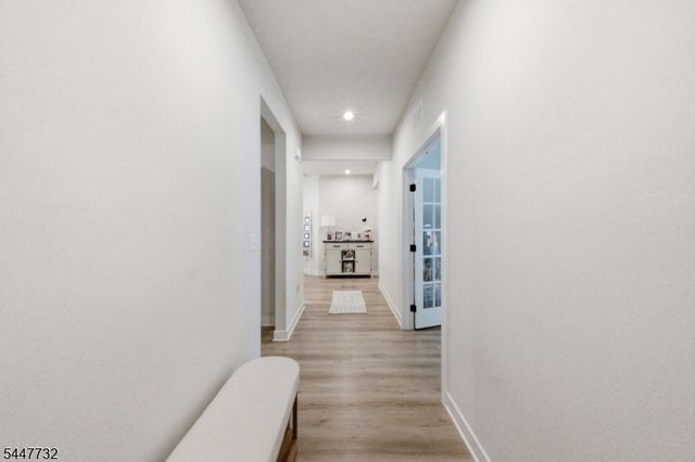 5 Harris Hawk Rd, Washington Twp., NJ 07882