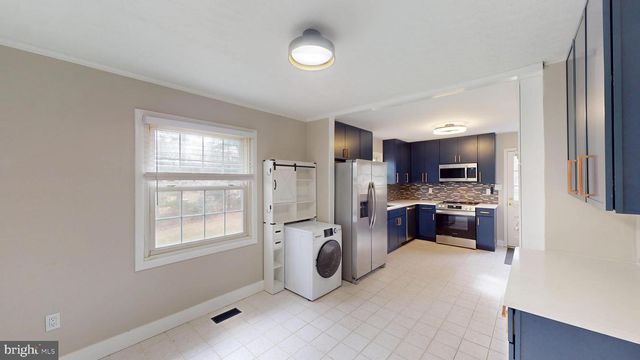 11813 CORNWELL DR, Manassas, VA 20112