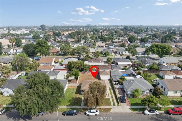 1613 E Ezmirlian, Compton, CA 90221