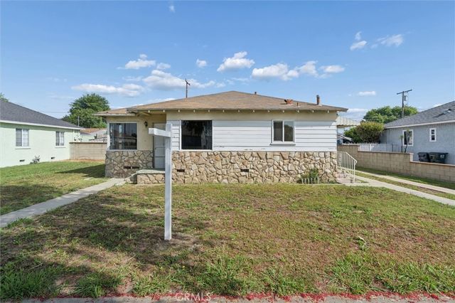 1613 E Ezmirlian, Compton, CA 90221